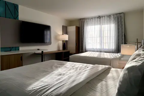 Guest room with double bed(s) | Sleep Inn & Suites - Hotel in Verona, WI
